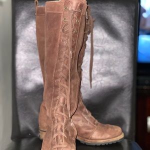 SUPER RARE. —  UGGBrown leather knee lace up boots